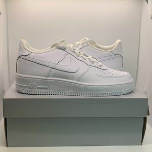 Nike Air Force 1 LE (GS) Triple White Size 7Y/8.5W DH2920-111 Youth Sneakers